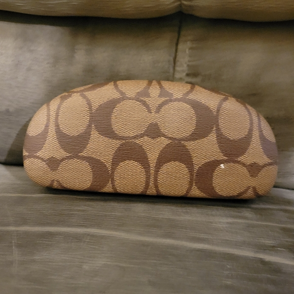 COACH Signature Glasses Case in Brown/Tan. Hard shell, perfect for sunglasses! - Picture 4 of 10